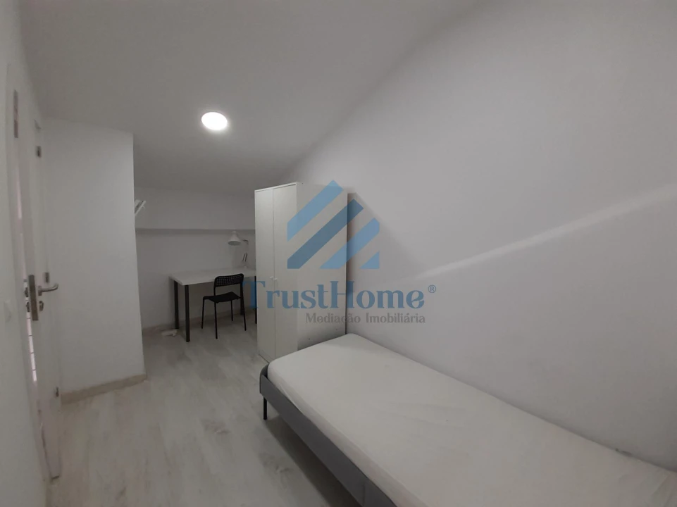 Moradia T9 para Venda em Ajuda Foto 35