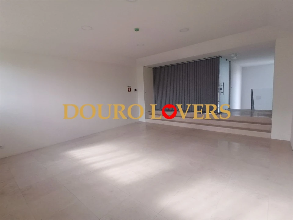 Negócio para Venda em Ramalde Foto 4