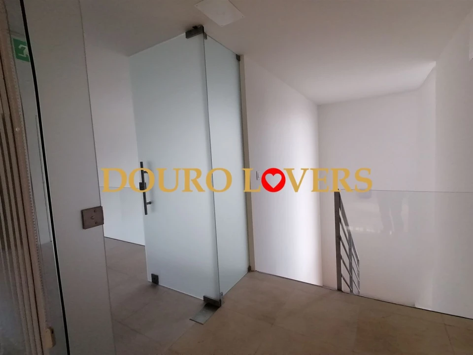 Negócio para Venda em Ramalde Foto 6