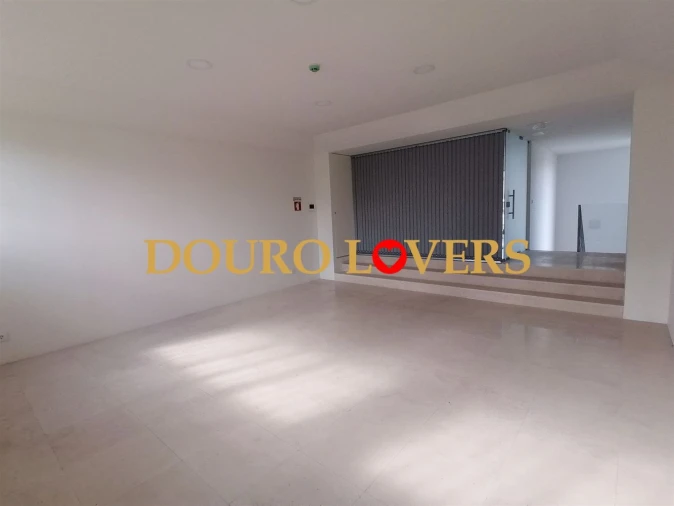 Negócio para Venda em Ramalde Foto 4