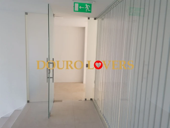 Negócio para Venda em Ramalde Foto 4