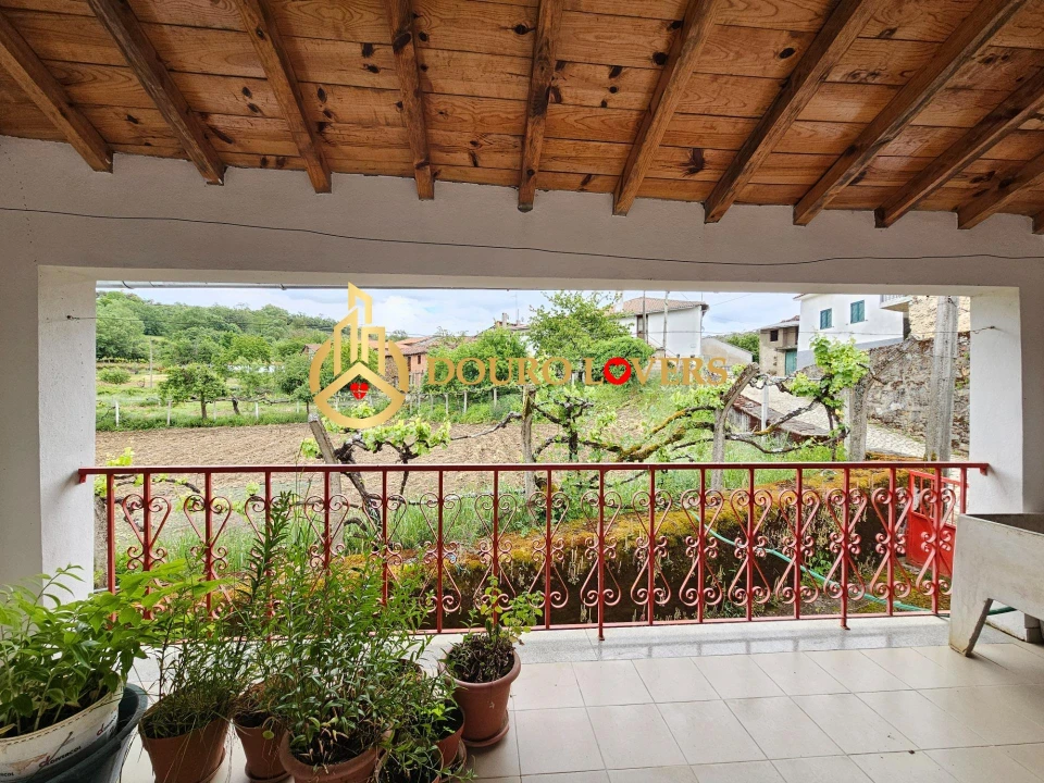 Moradia T3 para Venda em Castrelos e Carrazedo Foto 3
