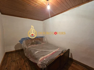 Moradia T3 para Venda em Castrelos e Carrazedo
