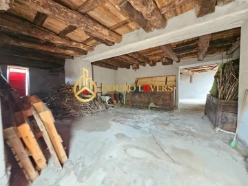 Moradia T3 para Venda em Castrelos e Carrazedo