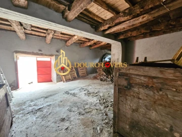 Moradia T3 para Venda em Castrelos e Carrazedo
