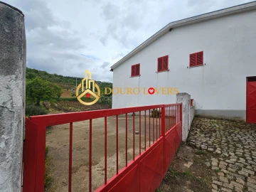 Moradia T3 para Venda em Castrelos e Carrazedo