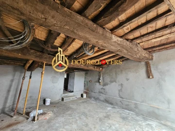 Moradia T3 para Venda em Castrelos e Carrazedo
