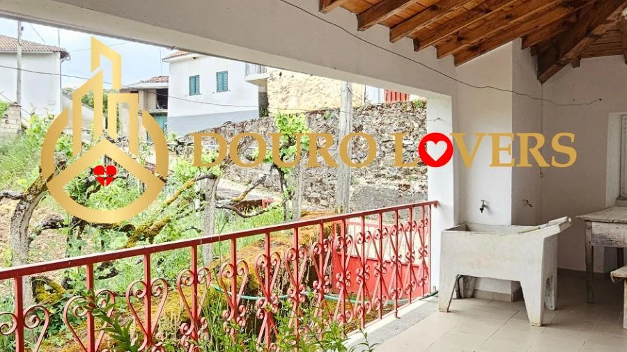 Moradia T3 para Venda em Castrelos e Carrazedo