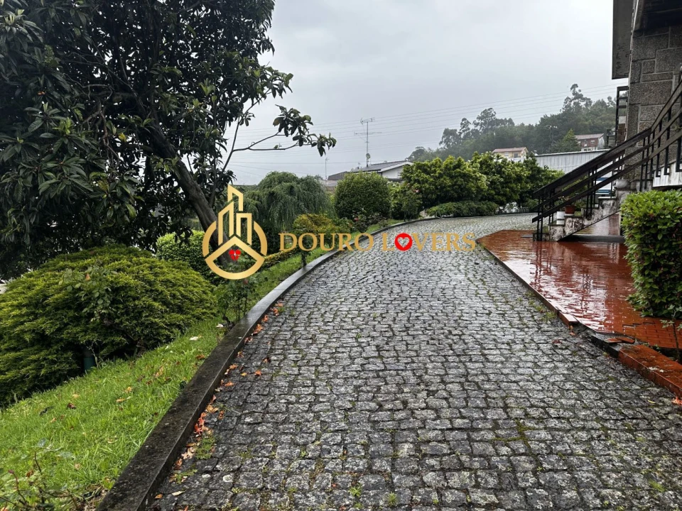 Moradia T4 para Venda em Azurem Foto 10