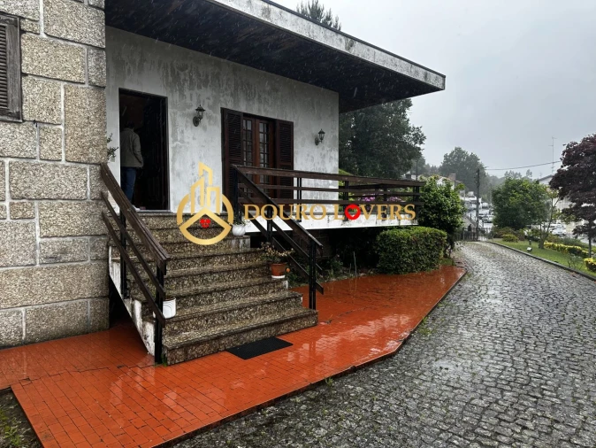 Moradia T4 para Venda em Azurem Foto 1