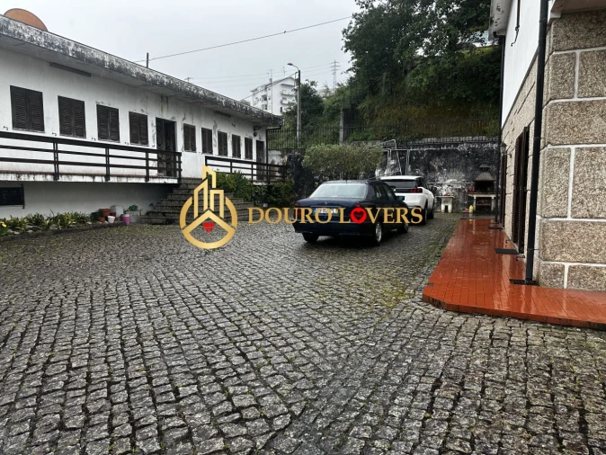 Moradia T4 para Venda em Azurem Foto 12