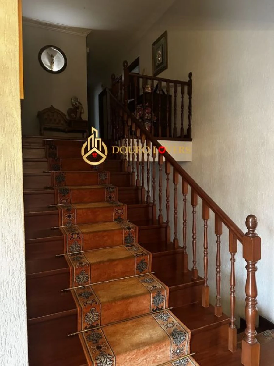 Moradia T4 para Venda em Azurem Foto 15