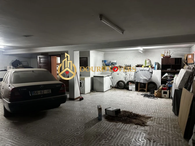 Moradia T4 para Venda em Azurem Foto 36