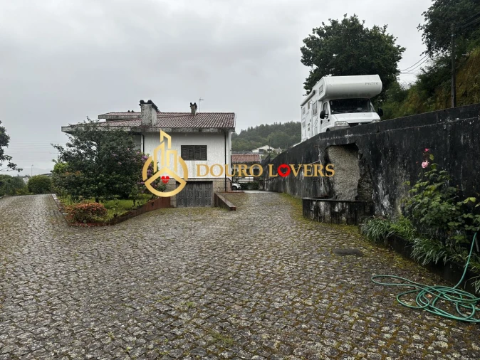 Moradia T4 para Venda em Azurem Foto 7