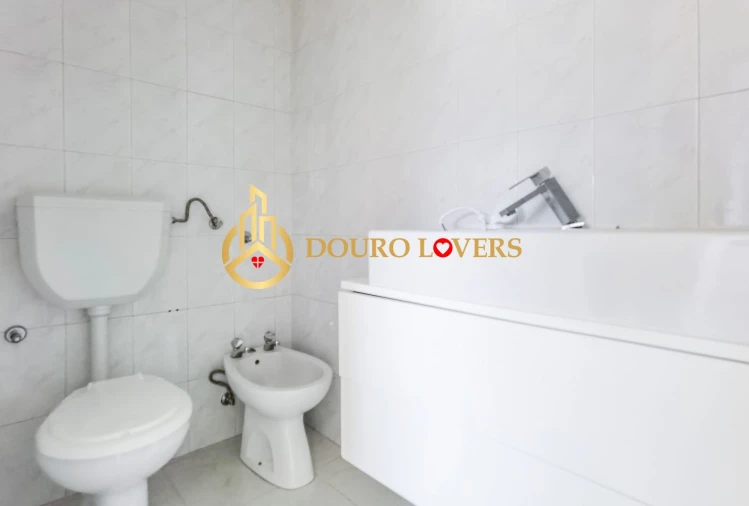 Apartamento T3 para Venda em Figueiras e Covas Foto 11