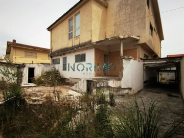 Moradia T4 para Venda em Póvoa de Varzim, Beiriz e Argivai
