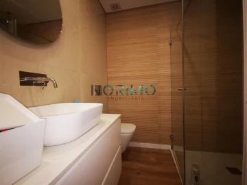 Apartamento T3 para Venda em Póvoa de Varzim, Beiriz e Argivai