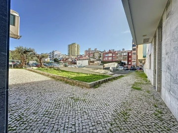 Negócio para Arrendamento em São Domingos de Benfica