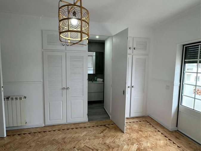 Moradia T5 para Venda em Azambuja Foto 14