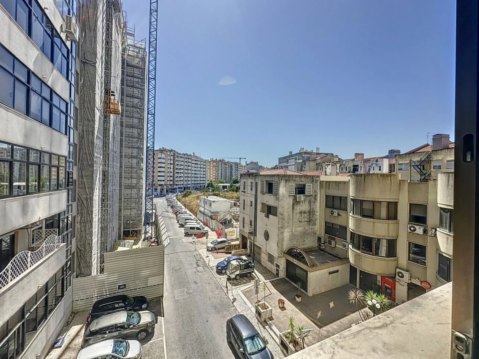 Apartamento T4 para Venda em Areeiro Foto 30
