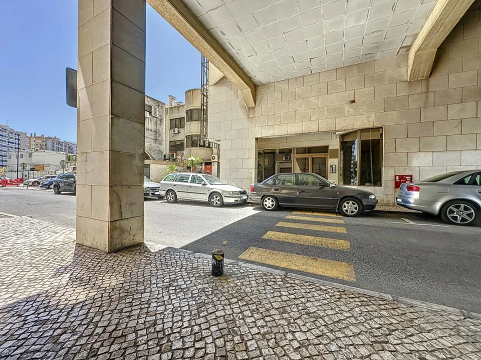Apartamento T4 para Venda em Areeiro Foto 40