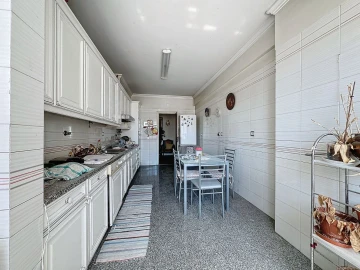 Apartamento T4 para Venda em Areeiro
