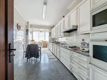 Apartamento T4 para Venda em Areeiro