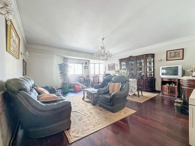 Apartamento T4 para Venda em Areeiro Foto 15