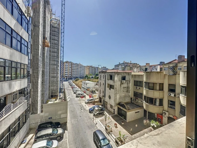 Apartamento T4 para Venda em Areeiro Foto 30