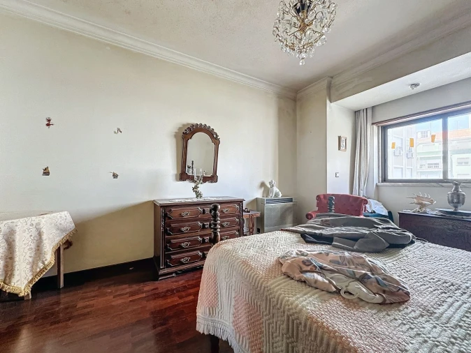 Apartamento T4 para Venda em Areeiro Foto 35