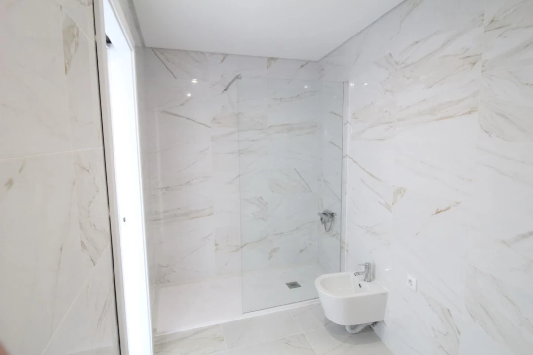 Apartamento T2 para Venda em Corroios Foto 24