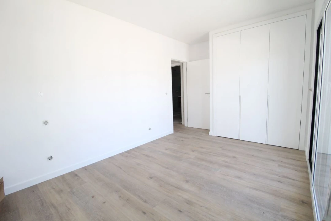 Moradia T4 para Venda em Corroios Foto 14