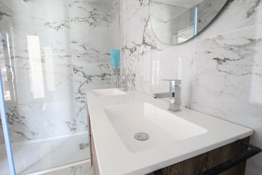 Moradia T4 para Venda em Corroios Foto 21