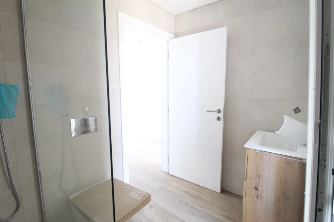 Moradia T4 para Venda em Corroios Foto 29