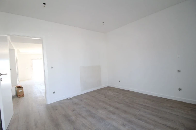 Moradia T4 para Venda em Corroios Foto 2