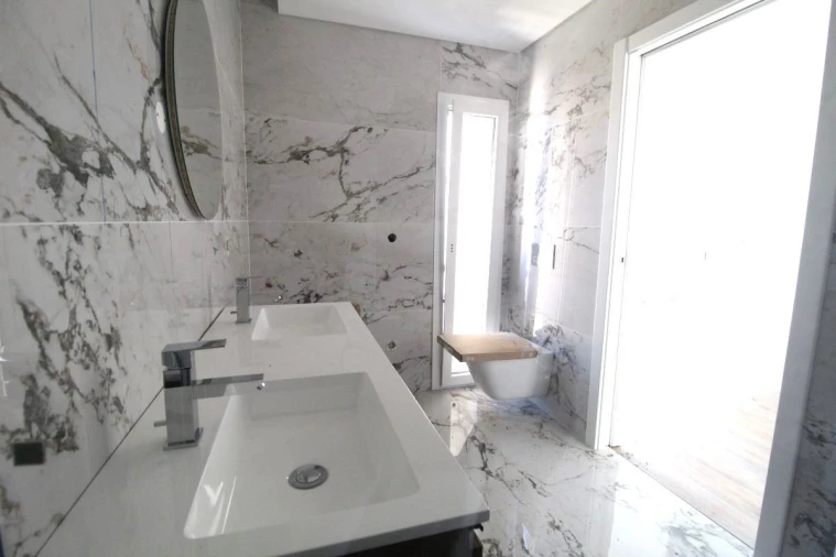 Moradia T4 para Venda em Corroios Foto 22