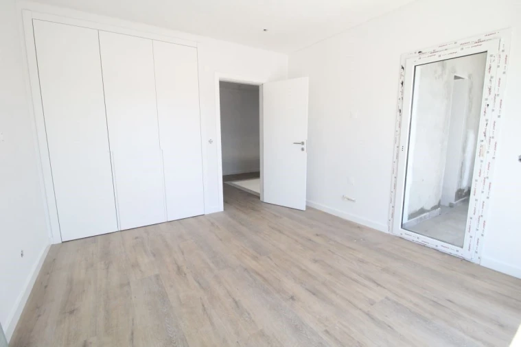 Moradia T4 para Venda em Corroios Foto 23