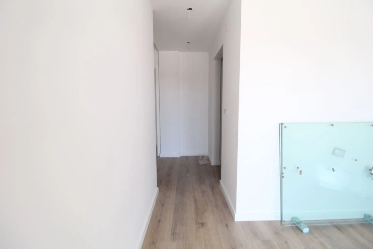 Moradia T4 para Venda em Corroios Foto 33