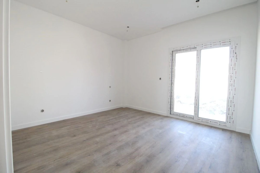 Moradia T4 para Venda em Corroios Foto 2