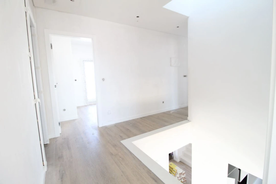 Moradia T4 para Venda em Corroios Foto 28