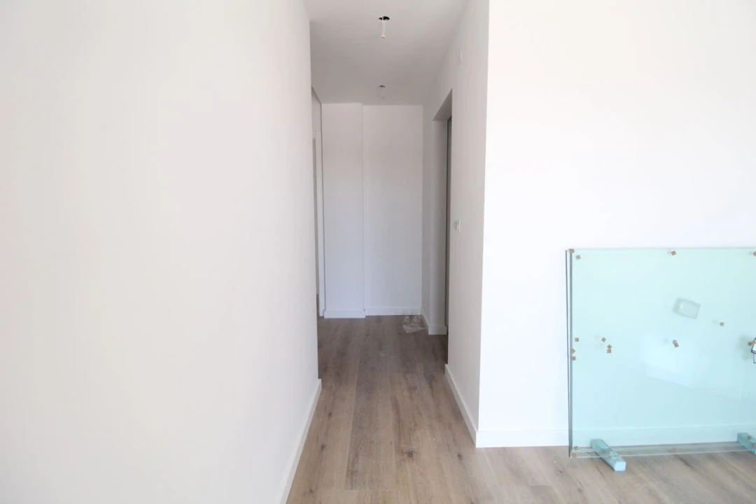 Moradia T4 para Venda em Corroios Foto 34