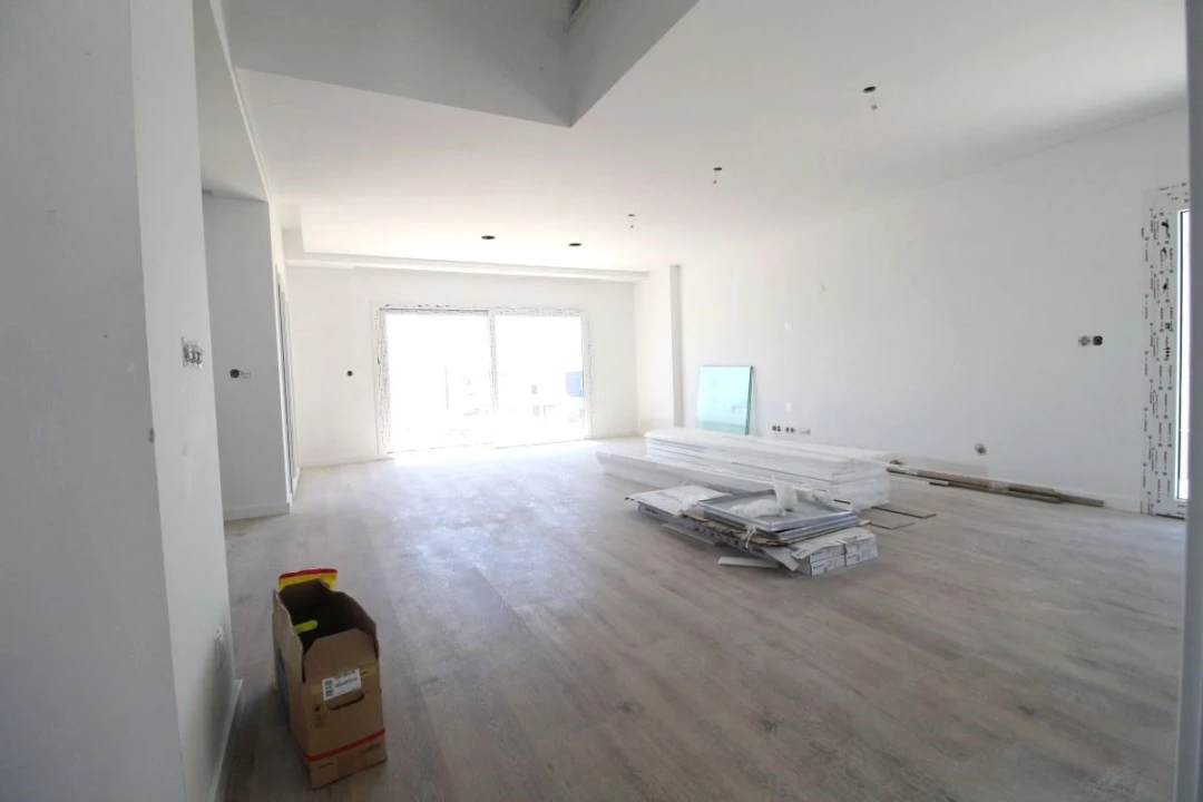 Moradia T4 para Venda em Corroios Foto 4