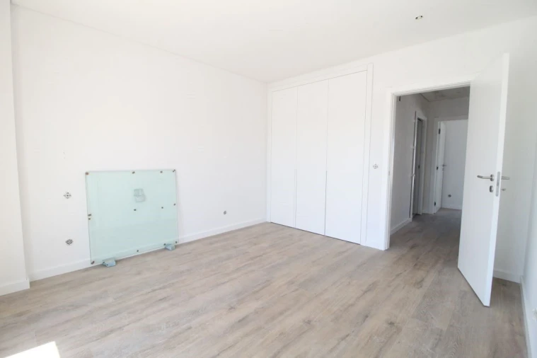 Moradia T4 para Venda em Corroios Foto 25