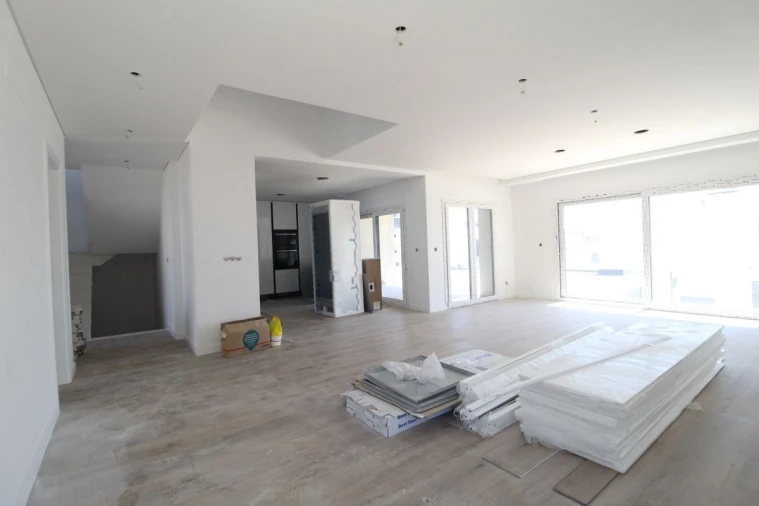 Moradia T4 para Venda em Corroios Foto 5