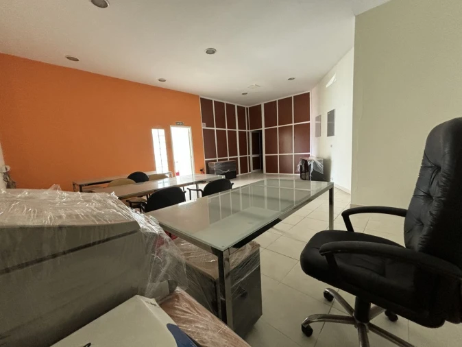 Negócio para Arrendamento em Carnaxide e Queijas Foto 13