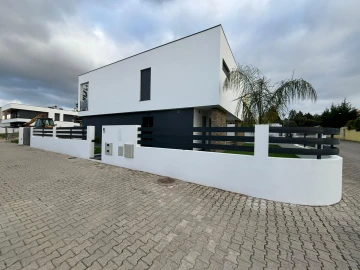 Moradia T4 para Venda em União das Freguesias de Setúbal