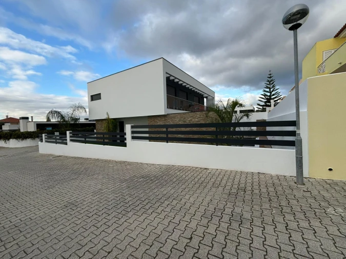 Moradia T4 para Venda em União das Freguesias de Setúbal Foto 12