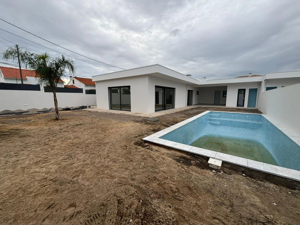 Moradia T4 para Venda em União das Freguesias de Setúbal Foto 3