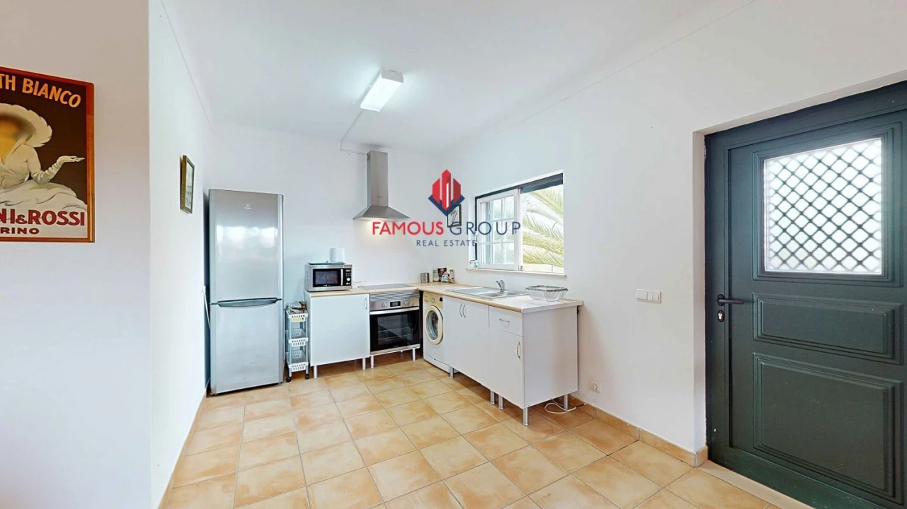 Moradia T6 para Venda em Estômbar e Parchal Foto 32
