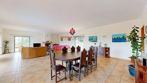 Moradia T6 para Venda em Estômbar e Parchal